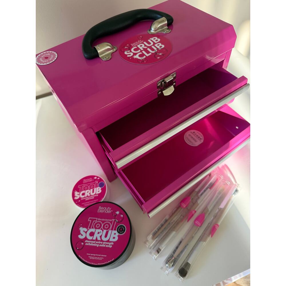New Beauty Blender Tool Scrub Set 4 Makeup Brushes 2 Solid Soap Pink Metal Case